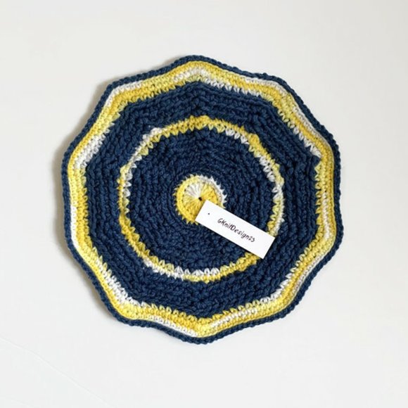 Crochet Trivet, Handmade Housewarming Gifts, Crochet Placemat Kitchen Decor - Picture 1 of 7